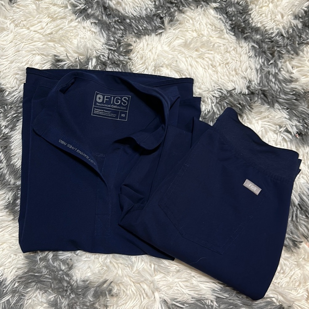 Figs Rafaela scrub top and joggers